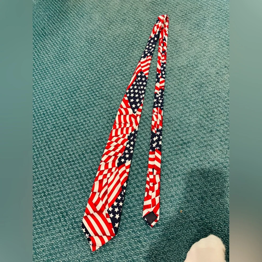 TIE ONE ON Patriotic American Flag Tie